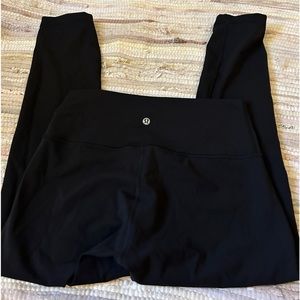 Black LuLulemon leggings